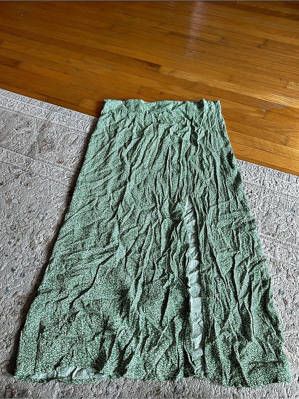 H&M Floral Maxi Skirt in Green & White Size 44 Like New